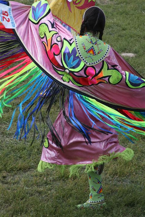 Beautiful Native American Dance Native American Regalia Native American Indians