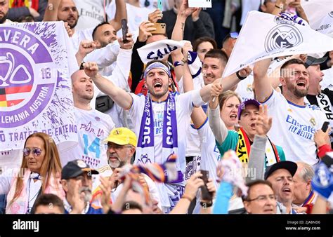 Maggio Saint Denis Ile De France Francia Stade De France I Tifosi Del Real Madrid