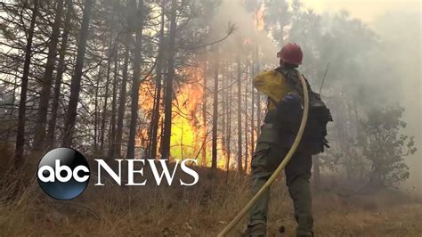 California Residents Rush To Evacuate Wildfire Youtube