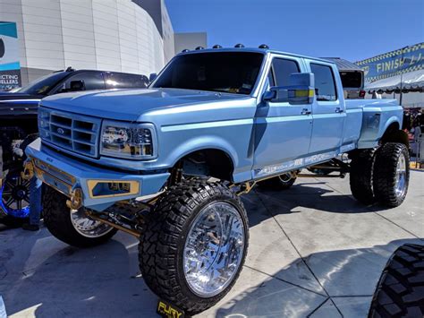Brilliant Blue F 350 Obs Blends With The Vegas Sky Ford