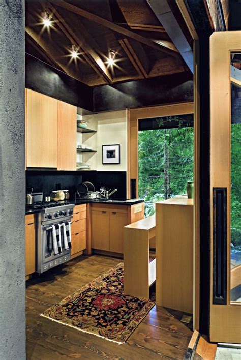 The tye river overlook is reached via a moderate difficulty,.11 mile hiking trail that facilities include cabins and lodges, primitive and water and electric campsites, primitive and water and electric horse. Tye River Cabin by Olson Kundig Architects