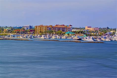 View Of Downtown Fort Pierce Florida Usa Sunrise City Flickr