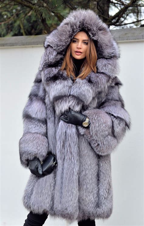 Silver Hooded Fox Fur Coat Hovlly Mode Pälsjacka Pälskappa
