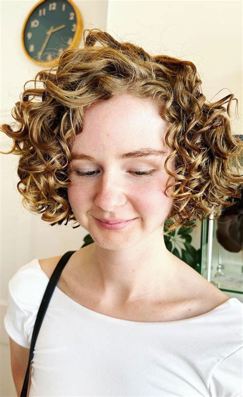 20 Romantic Curly Bob Haircuts Short Side Part Bronde Bob