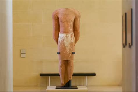 رونمایی از مجسمه‌ی مرد اسرارآمیز در موزه لوور پاریس سیتنا