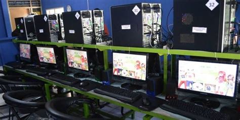 Waktu jaka smp, jaka masih ingat di satu deretan ruko di dekat rumah jaka sampai ada 3 warnet berbeda dan semuanya selalu penuh di jam pulang sekolah, geng! Spesifikasi Rakitan Komputer PC Untuk Warnet Game Online ...
