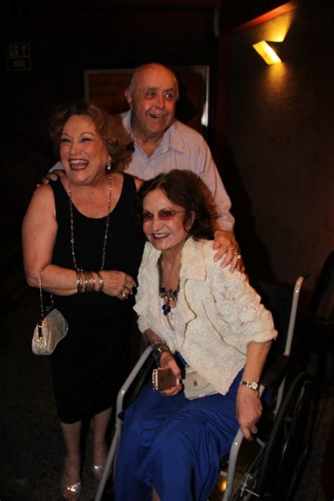 We did not find results for: EGO - De cadeira de rodas, Rosamaria Murtinho vai a teatro ...