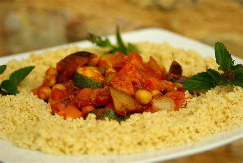 How To Cook Moroccan Couscous In Easy Steps Moroccan Food Food