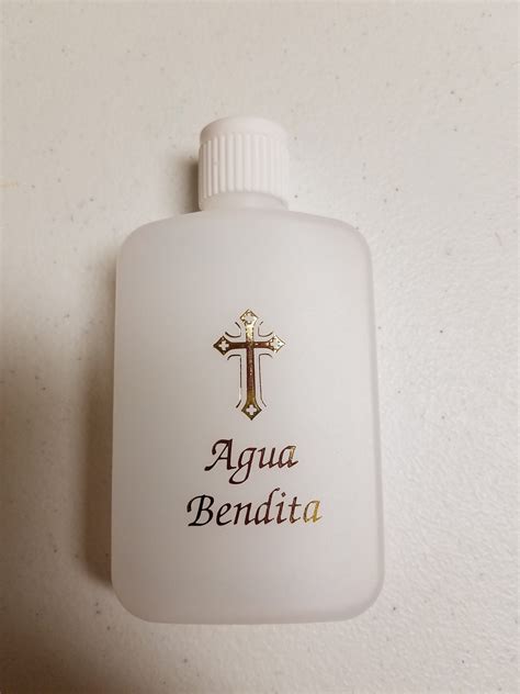 Botellas Para Agua Bendita Un Símbolo De La Espiritualidad