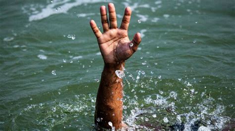 All it takes if for you to be unconscious, with your nostrils immersed in water. How to rescue someone from drowning