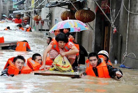 Photos Typhoon Megi Slams Into Taiwan And Southeast China The Two