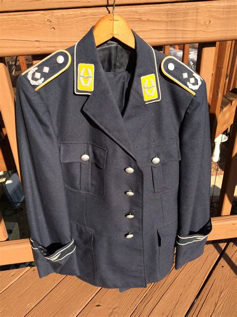 We have also thought about how we and whether we might be able to make a new badge. Help on Bundeswehr Luftwaffe Tunic