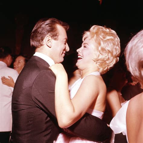 Sandra Dee S Granddaughter Shows Uncanny Resemblance To Grandma In Pics Her Dad Is Bobby Darin
