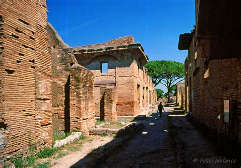 Insulae Antike Wohngebäude In Ostia Antica Foto And Bild Architektur