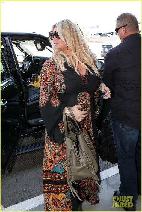 Jessica Simpson Cradles Baby Bump After Announcing Third Pregnancy