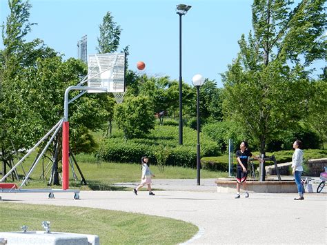 Apr 30, 2020 · さいたま市は28日、大型連休中の外出自粛を踏まえ、市内大規模公園の駐車場を閉鎖し、複合遊具なども使用中止にすると発表した。期間は29日. 【お知らせ】 バスケットゴールのご利用再開について｜エコ ...