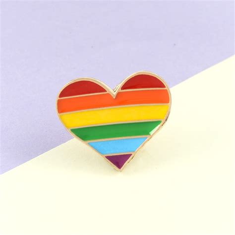 Cartoon Rainbow Heart Brooch Enamel Pins Multicolor Heart Shaped