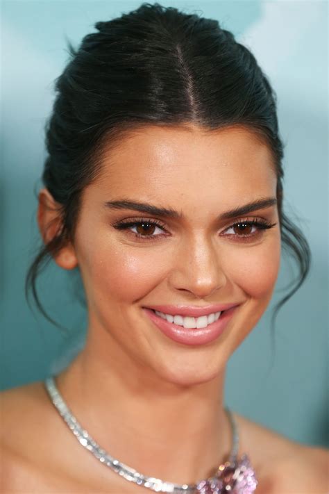 Kendall Jenner Uses This Hack For Affordable Model White Teeth