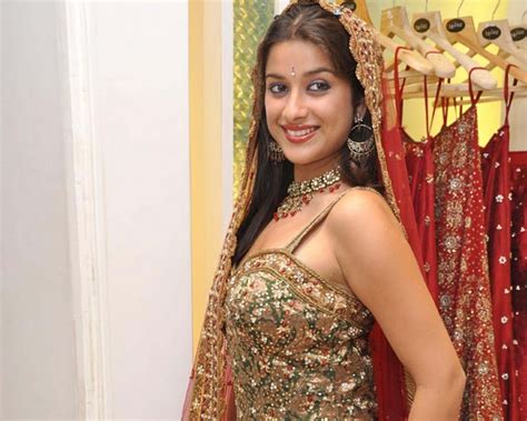 Madhurima Banerjee Marriage Dress ~ South Indian Actress Pictures