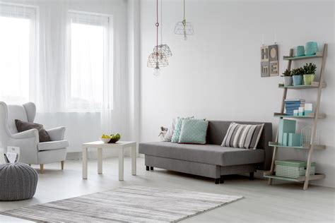 A minimalist living room should be simple because that's what a minimalist style is all about, just a minimalist living room also deserves some decorative elements. A Minimalist Living Room: Simplicity, Beauty, and Comfort ...