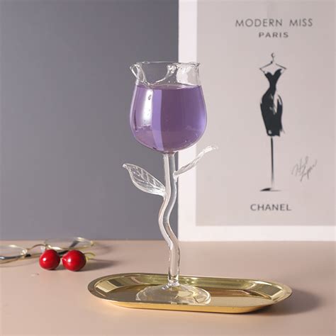 China Creative Rose Shape Goblet Wine Glasses Unique Stem Crystal High Borosilicate Rose Wine