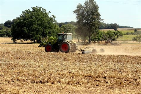 Agriculture En France Moins Dexploitations Agricoles Mais Un Modèle