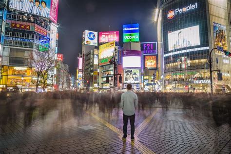 These 29 Striking Selfies Are A Must See Shibuya Crossing Tokyo Shibuya Crossing Attractions