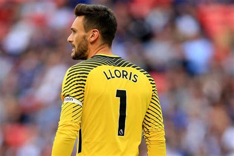 Hugo lloris is a goalkeeper and is 6'2 and weighs 172 pounds. Chelsea star Thibaut Courtois is far better than Hugo ...