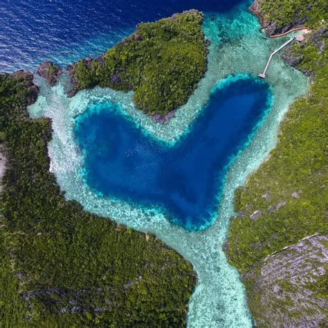 Love Lagoon Di Distrik Misool Papua Barat Ini Pas Banget Buat Kamu Yang Mencari Liburdulu Com