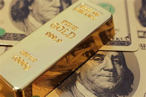 Gold And Oil Prices Continue To Fall As Us Dollar Grows Stronger