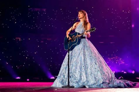 Taylor Swift Cho Gigi Hadid Mượn Biệt Thự để Hẹn Hò Với Trai Vô Tình