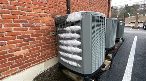 Extremely Frozen 2007 4 Ton Trane Xr13 Defrosting Youtube