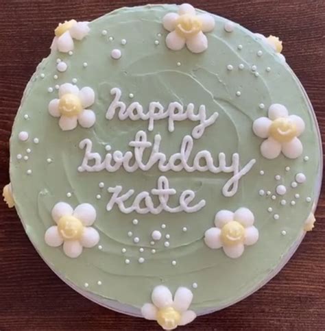 Minimalist Cake 🍵 In 2021 Elegant Birthday Cakes Pretty Birthday Cakes Daisy Cakes