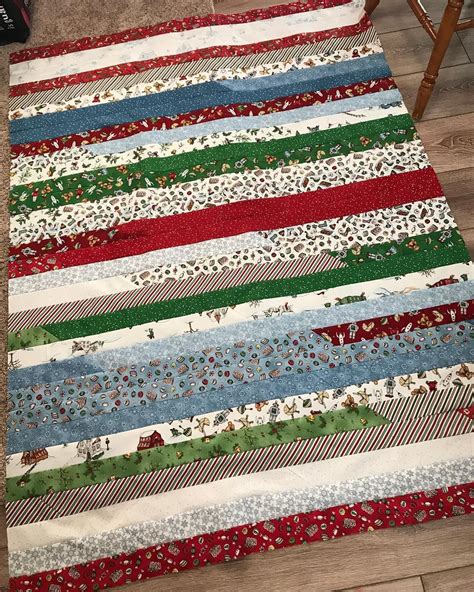 Holiday Jelly Roll Race Quilt