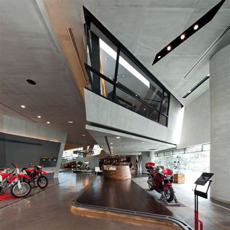Honda big wing might be just another building with complete function requirements from its owner. Honda BigWing showroom by Whitespace, » Retail Design Blog ...