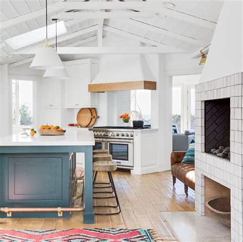 Loving The Modern Beachy Vibes Of This California Kitchen Designer