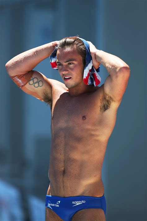 Tom Daley Olympic Diver Says He S Not Gay Huffpost