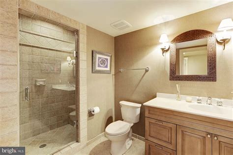 The 100 small bathroom design photos we gathered in the list below prove that size doesn't matter. Small Bathroom Designs 2020 | Pictures Ideas & Colors