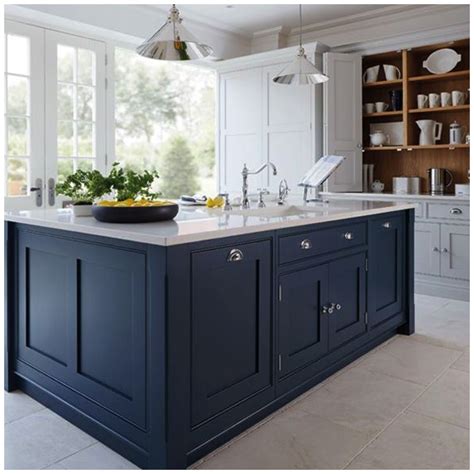 Modern kitchen designs add a unique touch of elegance and class to a home. 4 Ways to Use Navy Blue in Your Kitchen | Big Chill