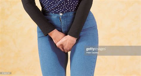Desperate Woman Wetting Herself Stock Foto Getty Images