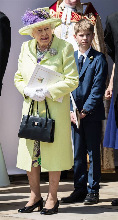 Имена при крещении джеймс александр филип тео). Queen Elizabeth II, James Viscount Severn at The wedding ...