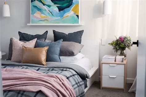 How To Style A Bed Like A Pro Bed Styling Tips And Tricks