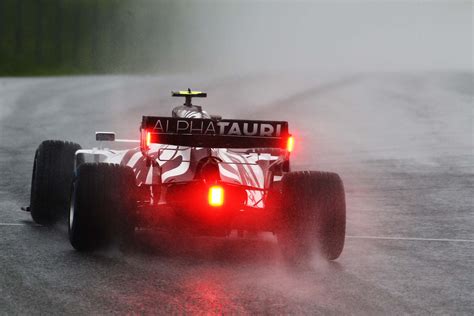 19:45az f1 versenyigazgatója elárulta, miért nem büntették a szabálytalankodó verstappent. Az F1-es Stájer Nagydíj esős időmérője képekben — F1VILÁG.HU