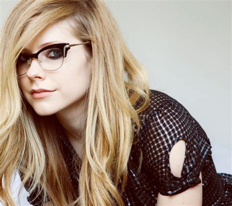 Avril Lavigne With Glasses American Singer