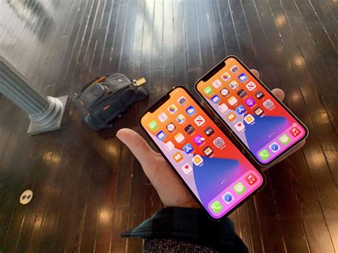 Iphone 12 Pro Max And Iphone 12 Mini Hands On Videos Show The Size Images And Photos Finder