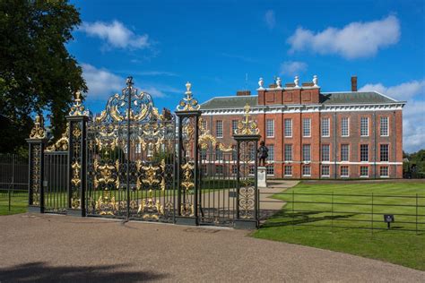 Who Lives In Kensington Palace How Old Is The London Royal Residence