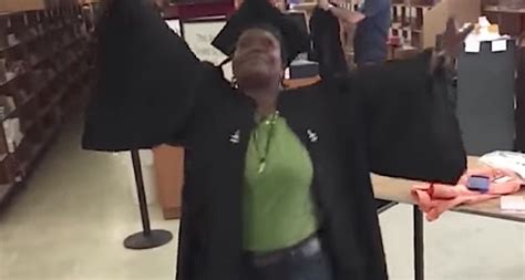 Woman Goes From Homelessness To Graduating Harvard Good News Network