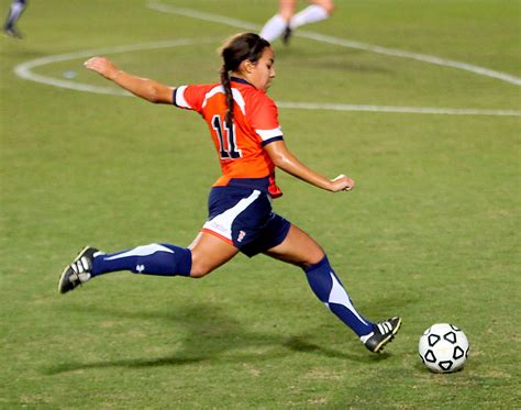 Soccer Post News Soccer Girl Playing Soccer Womens Soccer