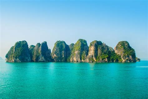 Rock Islands Clustered The Middle Of Halong Bay Vietnam Stock Image