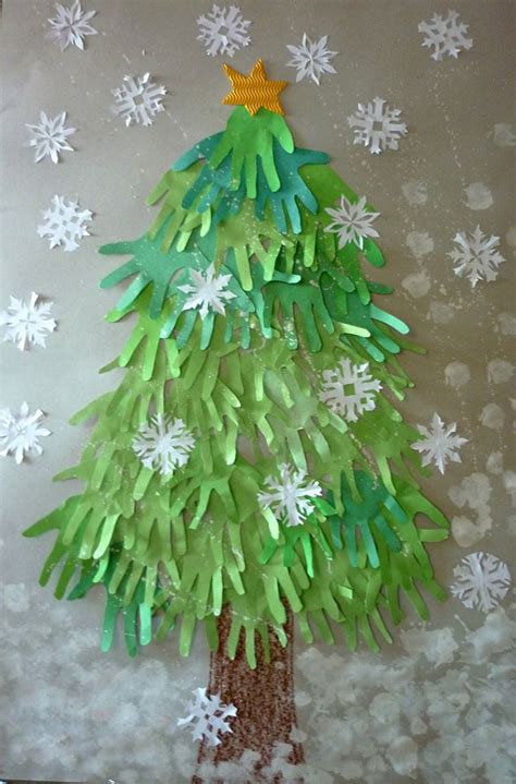 Als erstes faltet das papier zum dreieck und schneidet das überstehende stück papier ab. Lilies Diary Weihnachts-DIY-Guide: Weihnachtsbäume selber ...